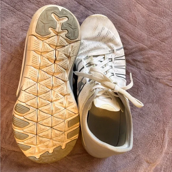 Nike White and Gray Athletic Shoes - Picture 5 of 5